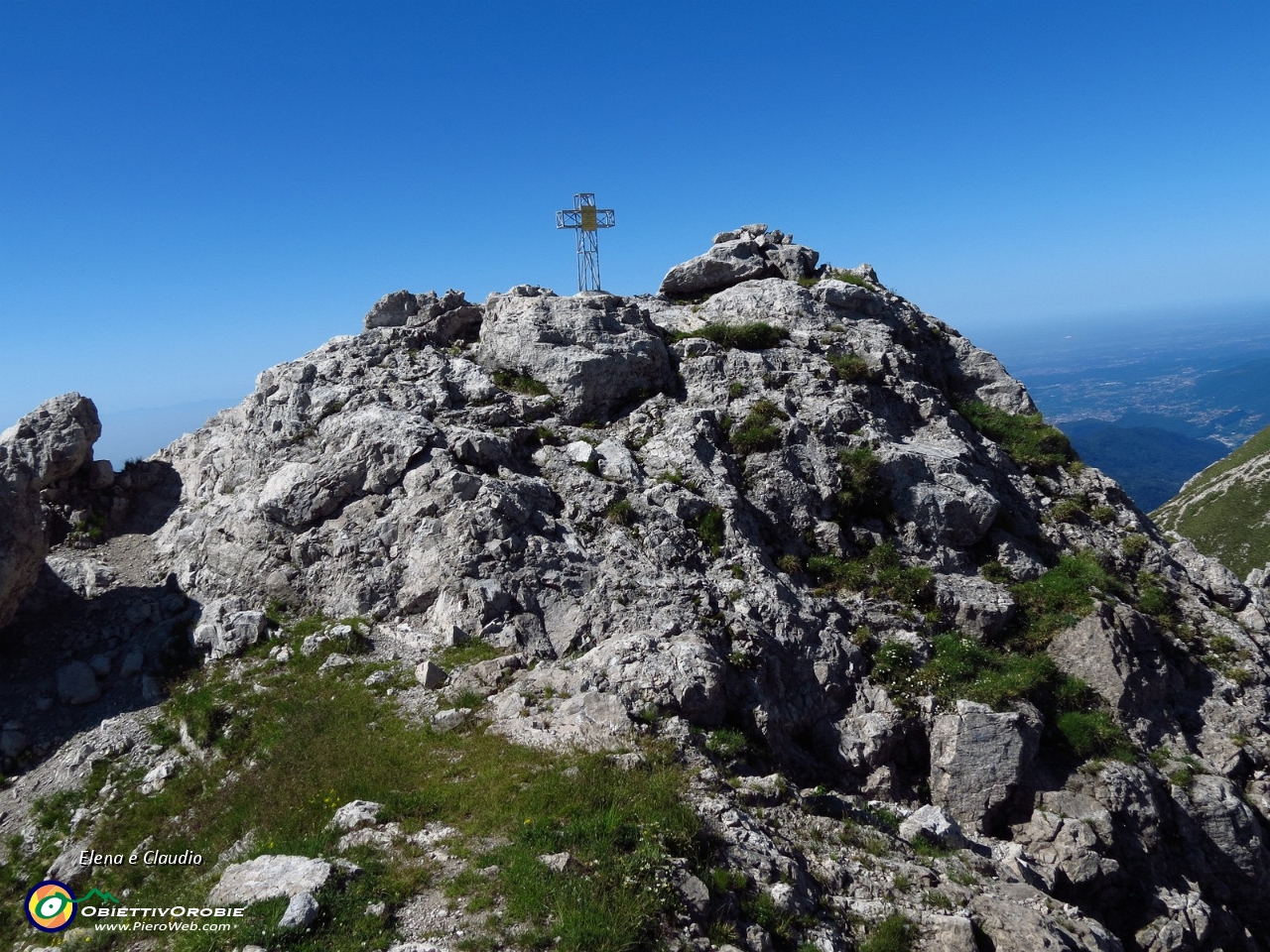 21 Scendiamo dal torrione e saliamo.....JPG